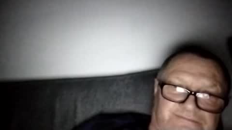 Snapshot of frauenfeind1 chatting on December 29, 2024, 5:31 am Wolfi online show from December 29, 2024, 5:31 am