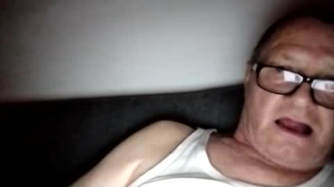 Snapshot of frauenfeind1 chatting on March 10, 2025, 7:18 pm Wolfi online show from March 10, 2025, 7:18 pm