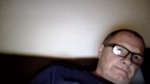 Snapshot of frauenfeind1 chatting on October 19, 2025, 6:25 am Wolfi online show from October 19, 2025, 6:25 am