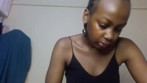 freaky_beauty online show from July 14, 2026, 7:24 am