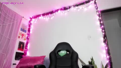 Lia Gomez online show from December 9, 2024, 1:51 am