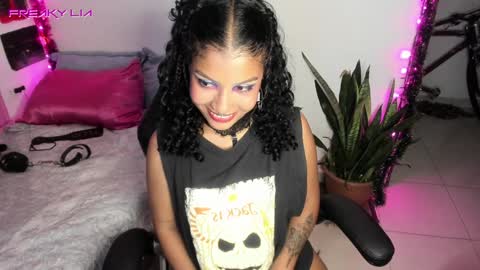 Lia Gomez online show from December 13, 2024, 1:37 am