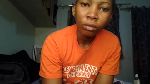 Snapshot of freakypetitebooty chatting on December 7, 2024, 7:16 am freaky online show from December 7, 2024, 7:16 am