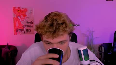 Freddy online show from December 17, 2025, 9:48 am