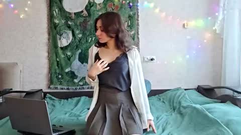 Mia online show from March 9, 2026, 7:45 am