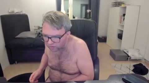 Snapshot of fredrik386959 chatting on January 26, 2025, 6:27 pm Fredrik online show from January 26, 2025, 6:27 pm