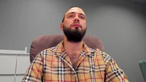 Andrew online show from November 5, 2025, 6:30 pm