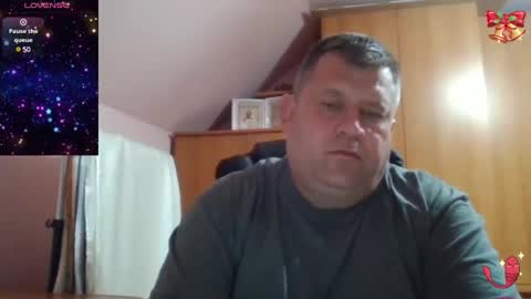 freeboy80180 online show from March 7, 2025, 6:43 pm