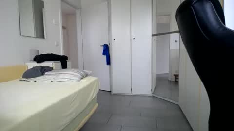 Walter Fischer online show from November 17, 2025, 9:15 am