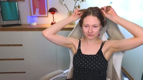 Freya online show from December 11, 2024, 7:25 pm