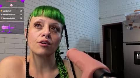 freyaa_sorceress online show from September 22, 2025, 8:38 am