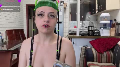 freyaa_sorceress online show from October 8, 2025, 5:32 pm