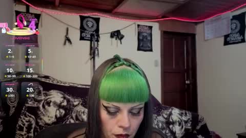 freyaa_sorceress online show from February 12, 2026, 5:57 am