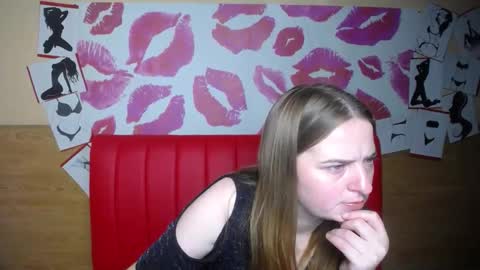 FreyaDak online show from December 2, 2025, 6:25 pm