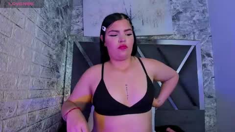 FreyaHL online show from April 23, 2026, 2:35 am