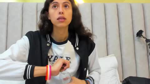 FREYA online show from February 12, 2025, 7:13 pm