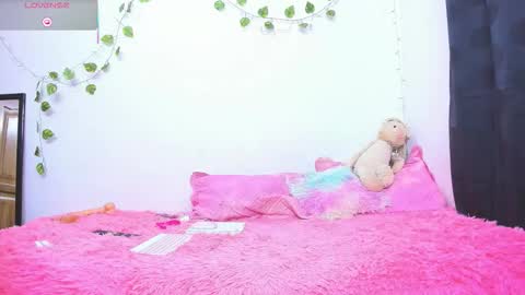 Freyja Rouse online show from January 18, 2026, 12:36 am