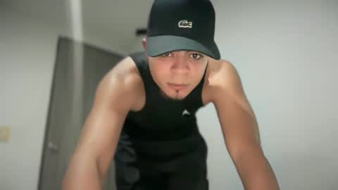 freyva_ online show from February 28, 2025, 4:10 am