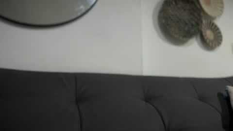 freyva_ online show from March 5, 2025, 5:18 am