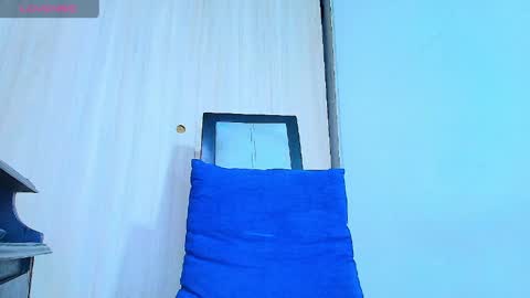 freyva_ online show from April 7, 2026, 1:28 am