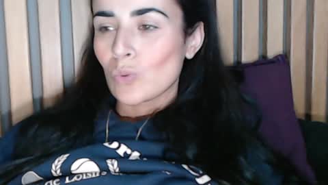 Snapshot of frida__x chatting on December 3, 2024, 5:42 am  Frida   online show from December 3, 2024, 5:42 am