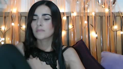 Snapshot of frida__x chatting on December 17, 2024, 10:22 pm  Frida   online show from December 17, 2024, 10:22 pm
