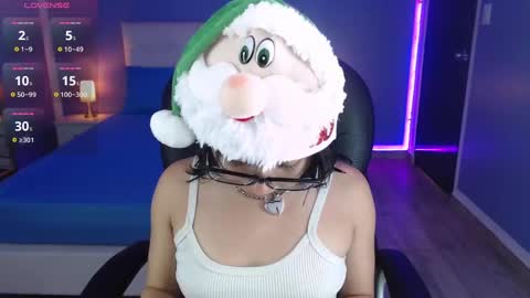 frida_lassi_ online show from December 5, 2024, 6:22 pm