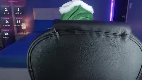 frida_lassi_ online show from December 6, 2024, 12:45 am