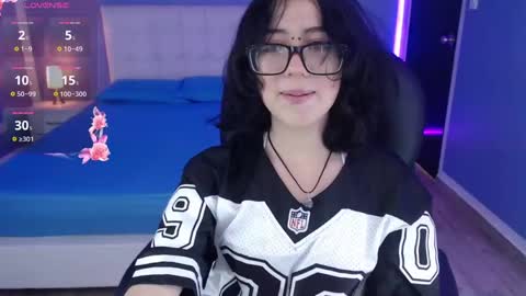 frida_lassi_ online show from December 16, 2024, 12:16 pm