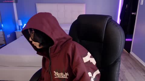 frida_lassi_ online show from January 22, 2025, 12:06 pm