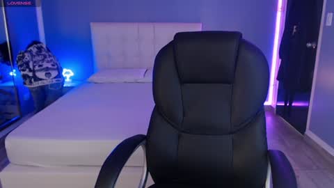 frida_lassi_ online show from January 23, 2025, 11:58 am