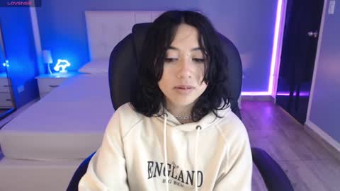 frida_lassi_ online show from January 24, 2025, 3:13 pm