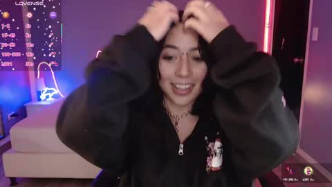 frida_lassi_ online show from February 11, 2025, 6:44 pm