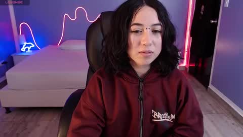 frida_lassi_ online show from February 12, 2025, 10:48 pm