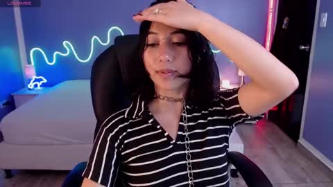 frida_lassi_ online show from February 24, 2025, 2:58 pm