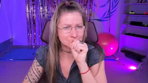 Frida Tander online show from February 20, 2025, 3:30 pm