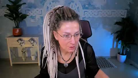 Frida Tander online show from January 9, 2026, 5:10 am