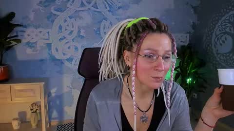 Frida Tander online show from February 7, 2026, 5:33 am