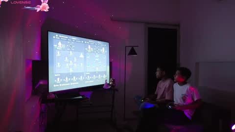 Snapshot of friendsbi_sextape chatting on December 26, 2024, 7:56 am Bella Fran Steven and Pepe online show from December 26, 2024, 7:56 am