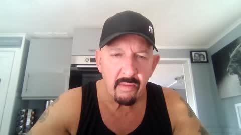 Snapshot of friskyneedsum chatting on February 5, 2025, 9:36 am bob online show from February 5, 2025, 9:36 am