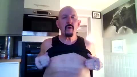 Snapshot of friskyneedsum chatting on February 27, 2025, 5:04 pm bob online show from February 27, 2025, 5:04 pm