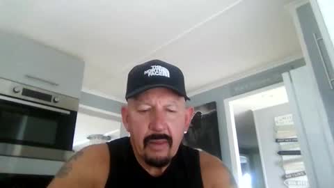 Snapshot of friskyneedsum chatting on October 2, 2025, 3:19 pm bob online show from October 2, 2025, 3:19 pm