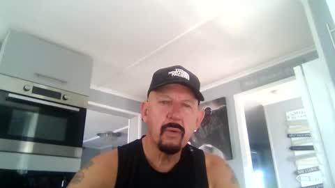 Snapshot of friskyneedsum chatting on October 6, 2025, 8:12 am bob online show from October 6, 2025, 8:12 am