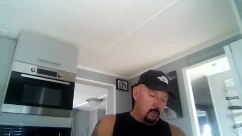 Snapshot of friskyneedsum chatting on October 9, 2025, 2:37 pm bob online show from October 9, 2025, 2:37 pm