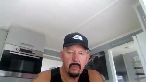 Snapshot of friskyneedsum chatting on October 13, 2025, 8:47 am bob online show from October 13, 2025, 8:47 am