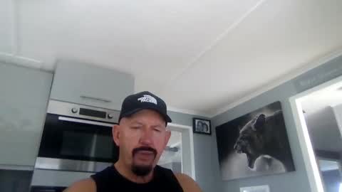 Snapshot of friskyneedsum chatting on October 21, 2025, 12:17 pm bob online show from October 21, 2025, 12:17 pm