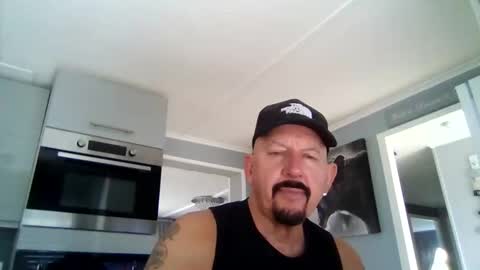 Snapshot of friskyneedsum chatting on October 29, 2025, 10:28 am bob online show from October 29, 2025, 10:28 am