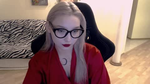 Snapshot of fromsun_forsoul chatting on December 3, 2024, 5:20 am Lilith online show from December 3, 2024, 5:20 am