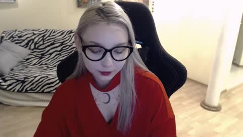 Snapshot of fromsun_forsoul chatting on December 6, 2024, 5:42 am Lilith online show from December 6, 2024, 5:42 am