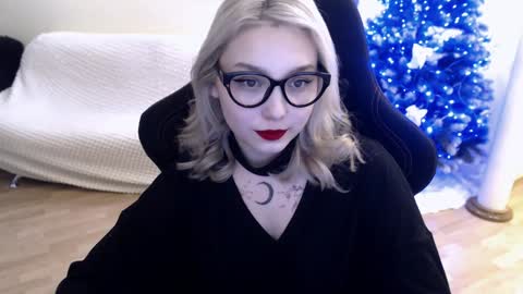 Snapshot of fromsun_forsoul chatting on January 10, 2025, 10:17 am Lilith online show from January 10, 2025, 10:17 am